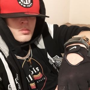 Meet your Posher, Denis